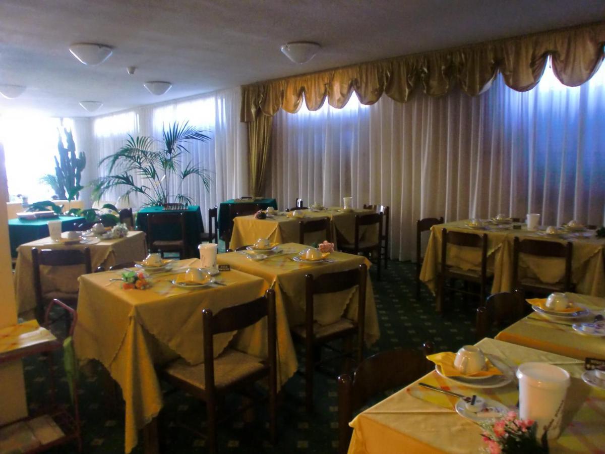 Hotel La Pergola Barga Ngoại thất bức ảnh