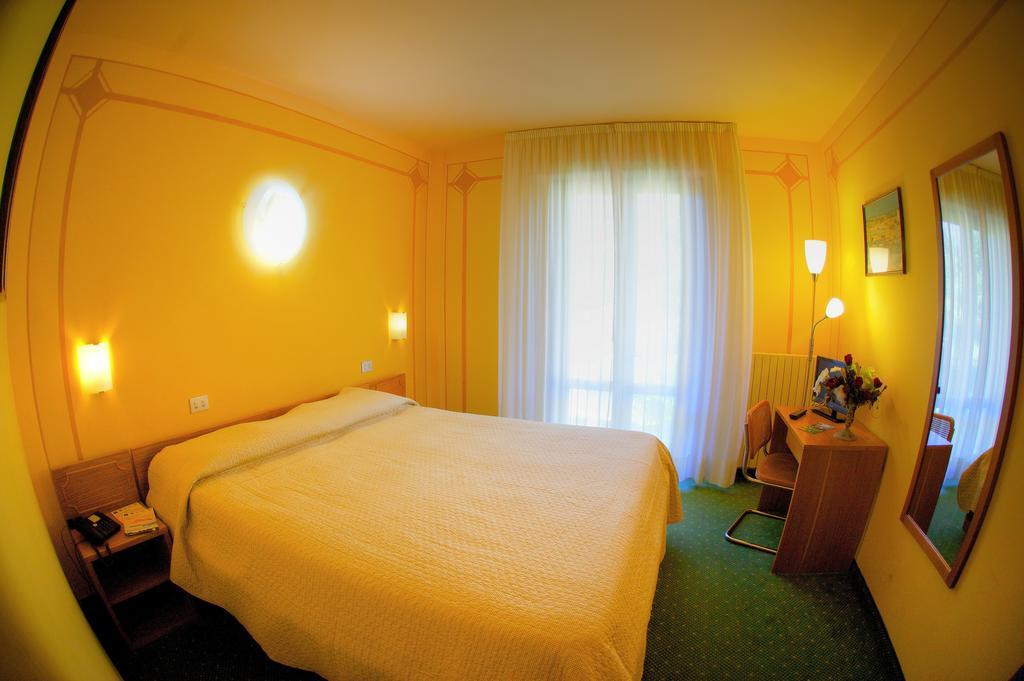 Hotel La Pergola Barga Ngoại thất bức ảnh
