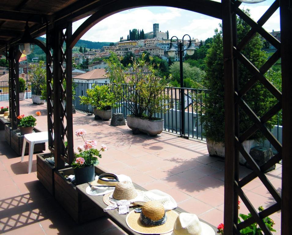 Hotel La Pergola Barga Ngoại thất bức ảnh