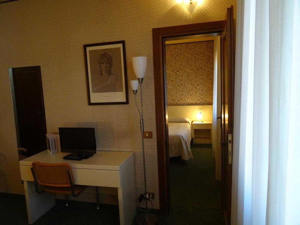 Hotel La Pergola Barga Ngoại thất bức ảnh