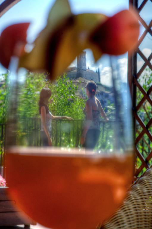 Hotel La Pergola Barga Ngoại thất bức ảnh