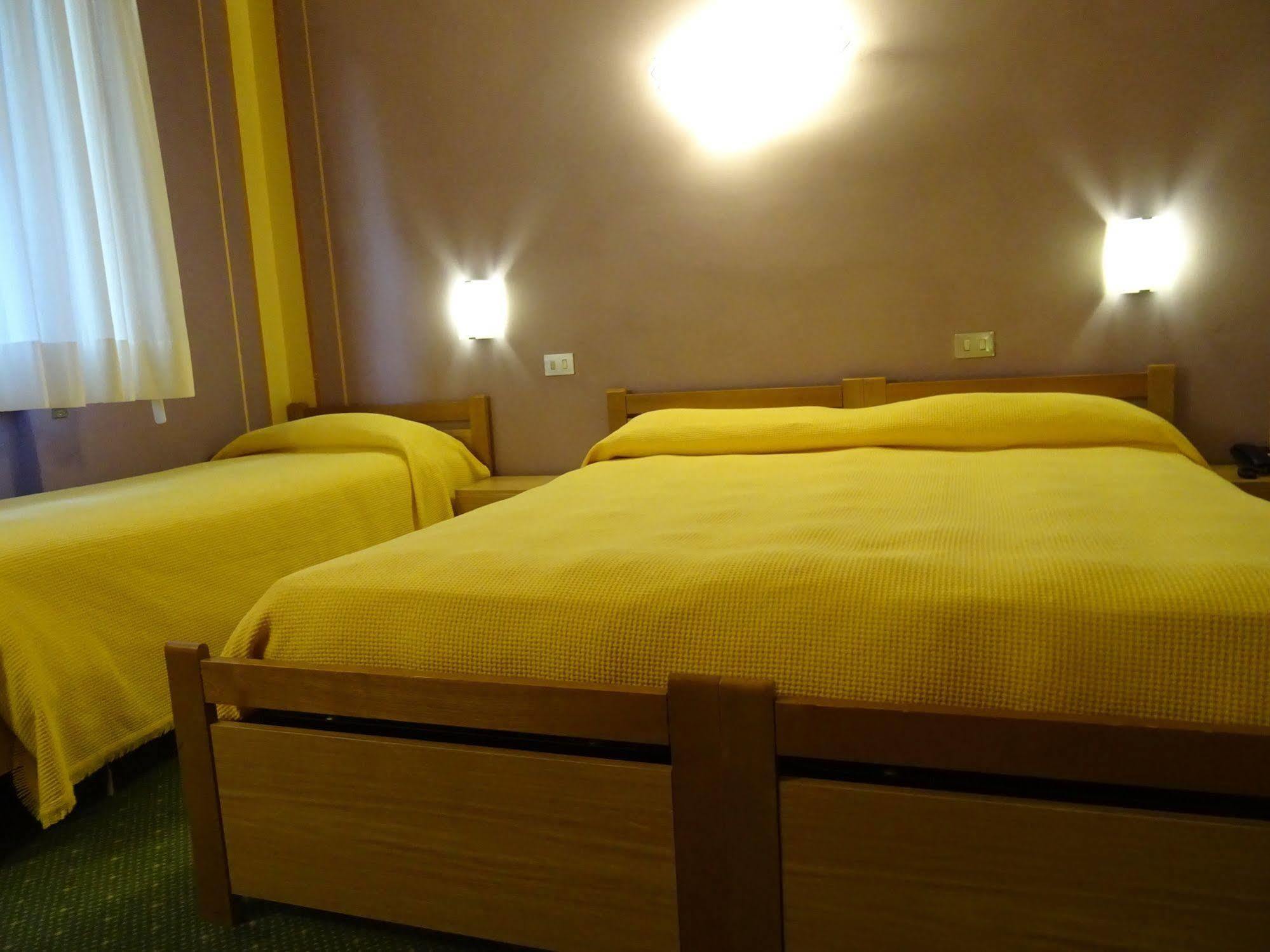 Hotel La Pergola Barga Ngoại thất bức ảnh
