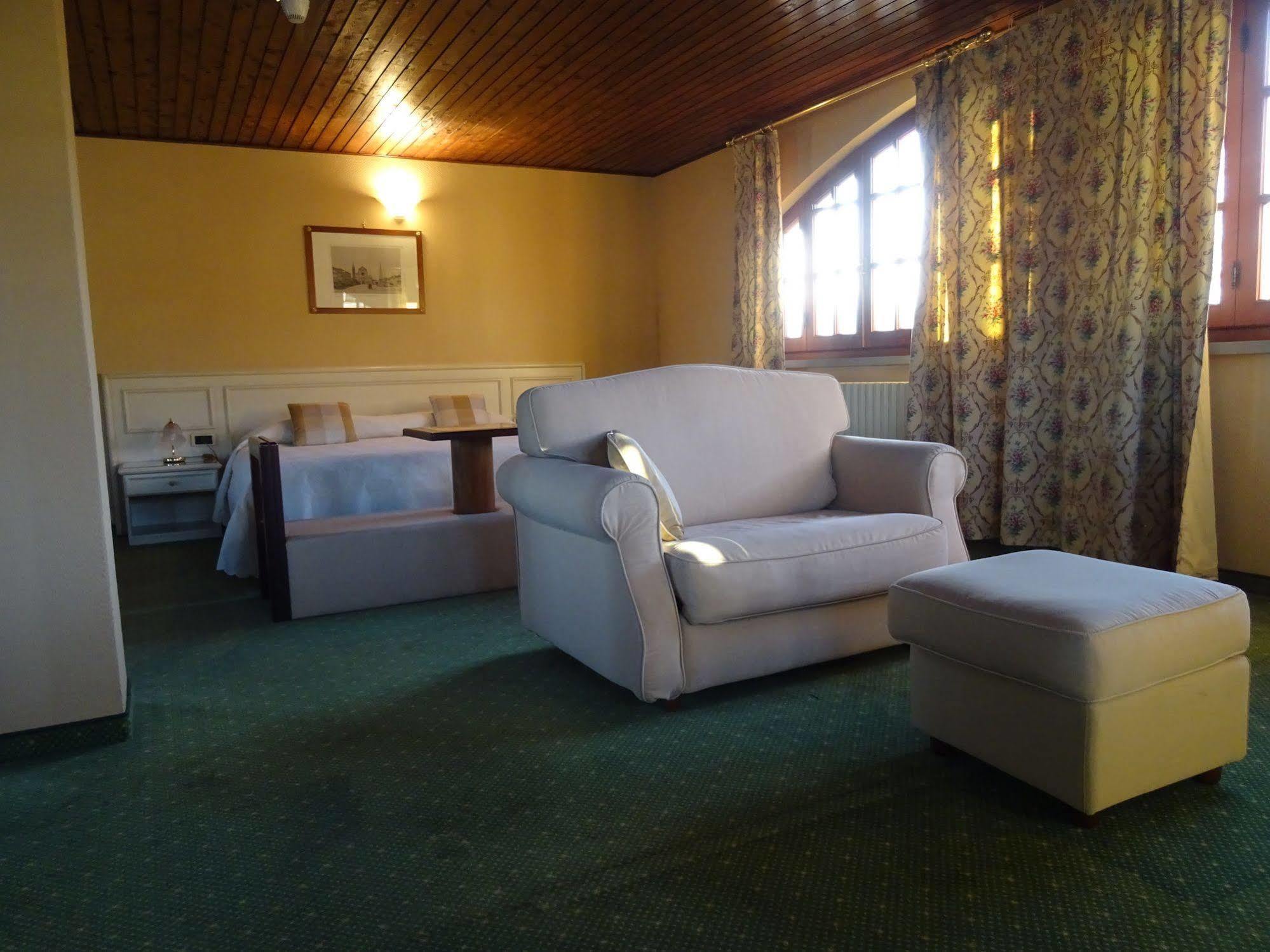Hotel La Pergola Barga Ngoại thất bức ảnh