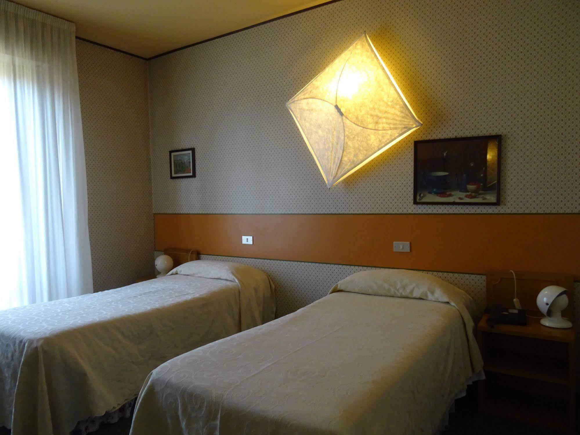 Hotel La Pergola Barga Ngoại thất bức ảnh
