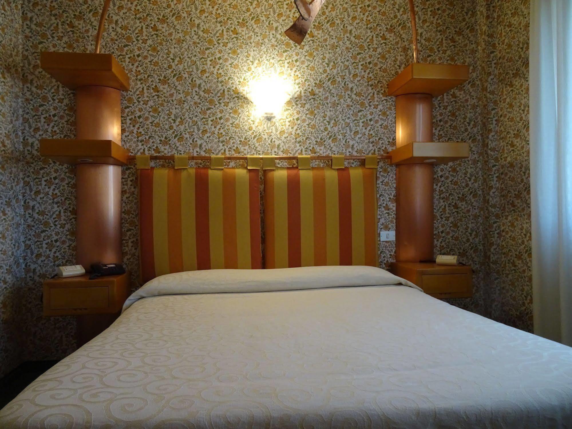 Hotel La Pergola Barga Ngoại thất bức ảnh