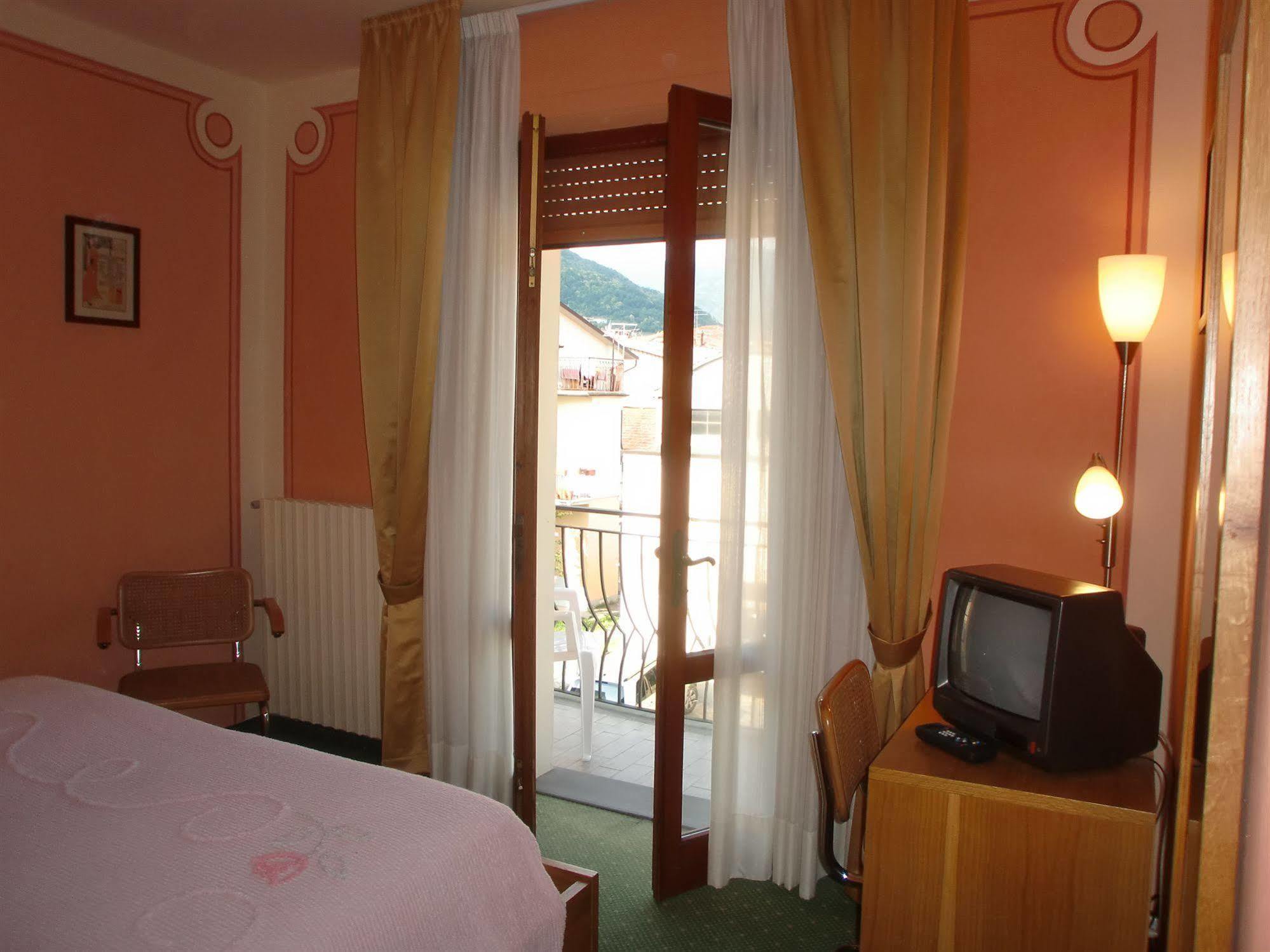 Hotel La Pergola Barga Ngoại thất bức ảnh