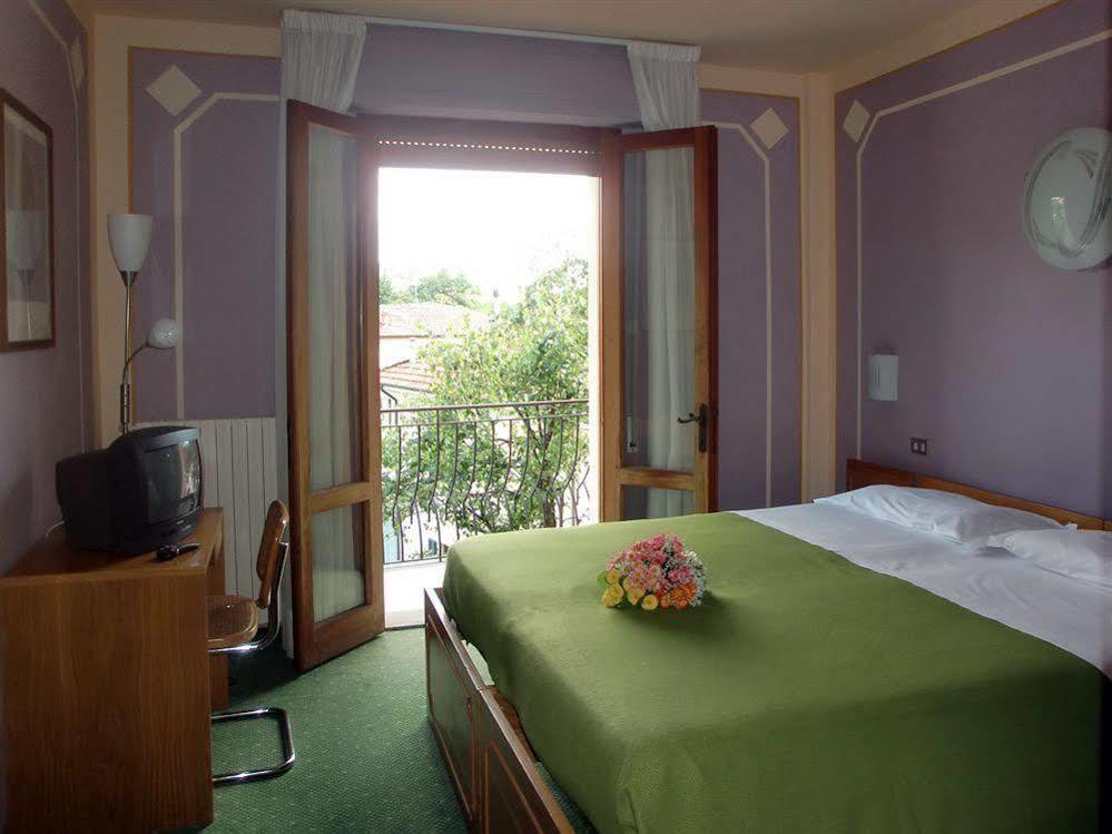Hotel La Pergola Barga Ngoại thất bức ảnh